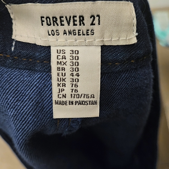 Forever 21 Denim Skirt, Dark Wash Zip Front Patch Pocket Mini, Size 30 - Picture 4 of 4